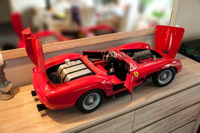 Ferrari-250-Testa-Rossa-14-1.jpg