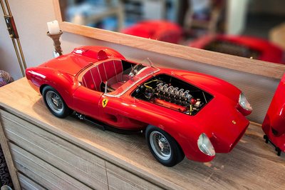 Ferrari-250-Testa-Rossa-2 (1).jpg