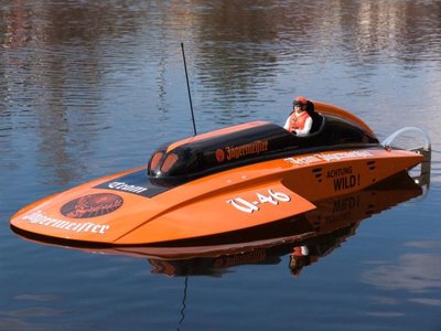 jagermeisterboot.jpg